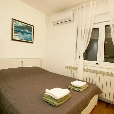 Sanja Apartment *